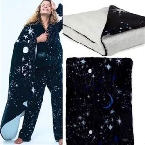 ❤️ VS sherpa night sky blanket nwt